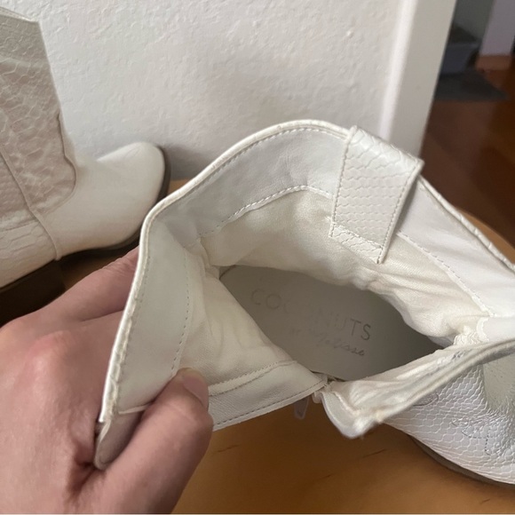 Cowboy Boots Coconuts by Matisse Pistol Western White Booties Women’s 6.5 - Picture 12 of 13